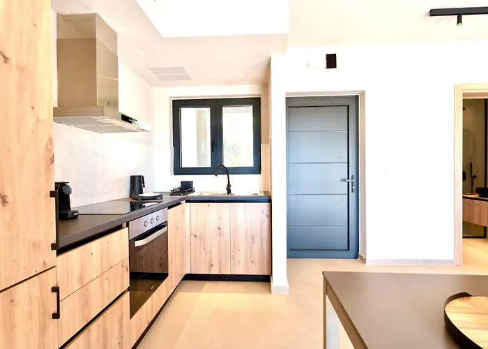 Selene 2 * Rhodes City